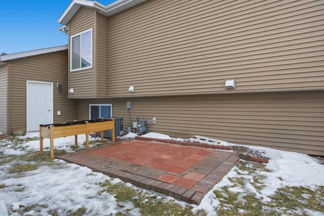 3053 38th Avenue S, Moorhead, MN 56560