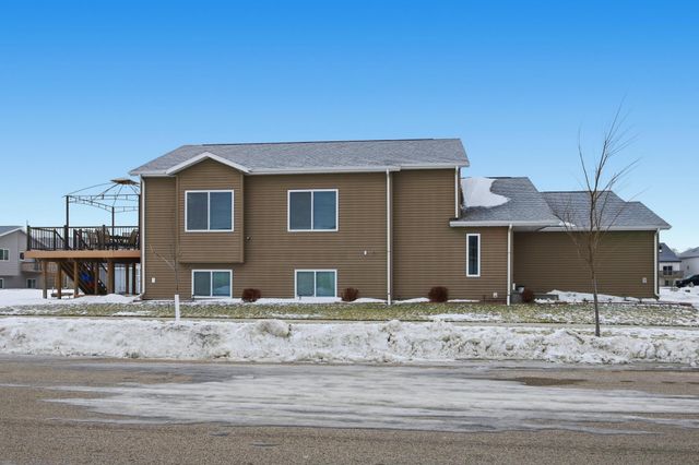 3053 38th Avenue S, Moorhead, MN 56560
