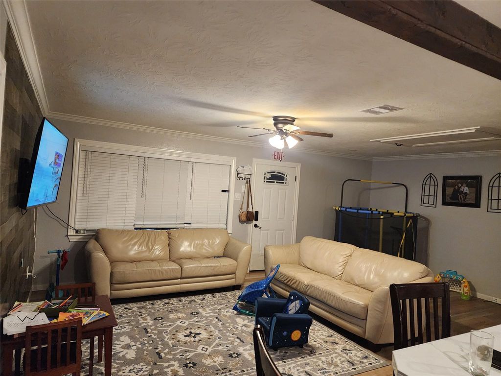 1246 County Road 332, Cleveland, TX 77327