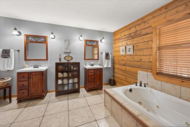 112 N Star Court, Boerne, TX 78006