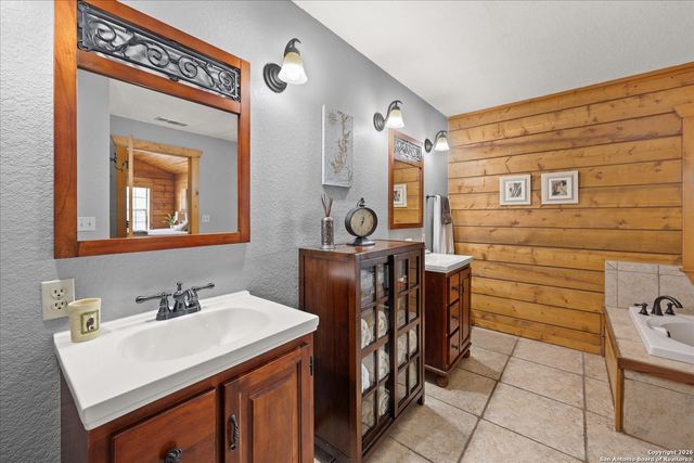 112 N Star Court, Boerne, TX 78006