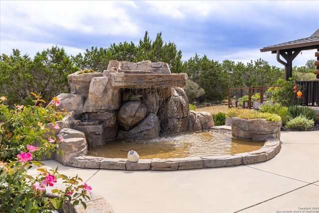 112 N Star Court, Boerne, TX 78006