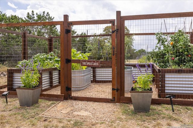 112 N Star Court, Boerne, TX 78006