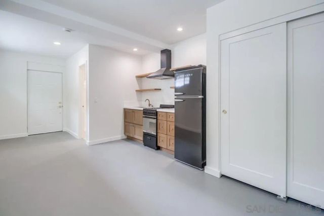 3276 Talbot St, San Diego, CA 92106