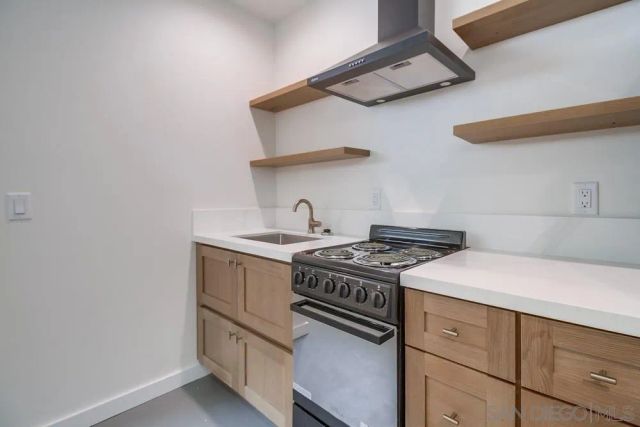 3276 Talbot St, San Diego, CA 92106