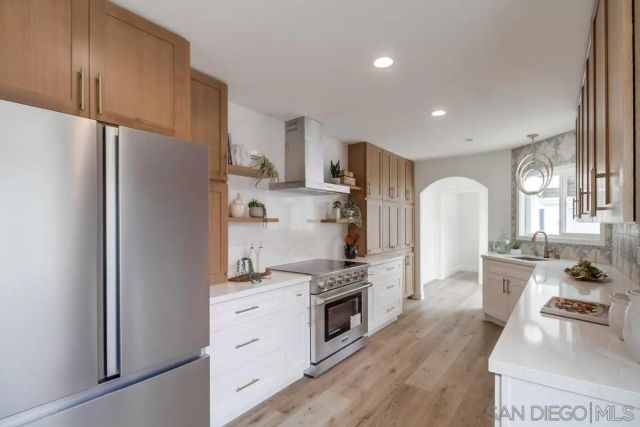 3276 Talbot St, San Diego, CA 92106