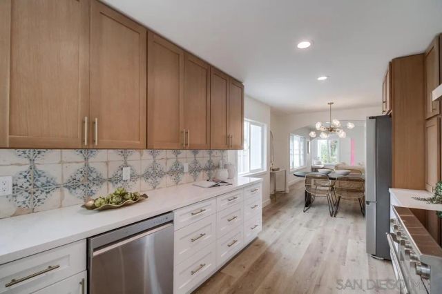 3276 Talbot St, San Diego, CA 92106