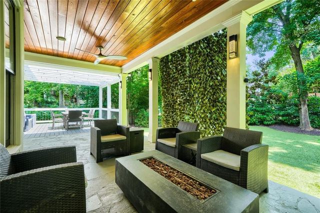 70 Honour Circle NW, Atlanta, GA 30305