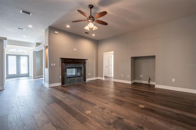 8950 SE 17TH COURT, Ocala, FL 34480