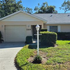 7309 ELEANOR CIRCLE 7309, Sarasota, FL 34243