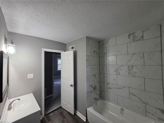 720 Fox Run RD, Virginia Beach, VA 23452