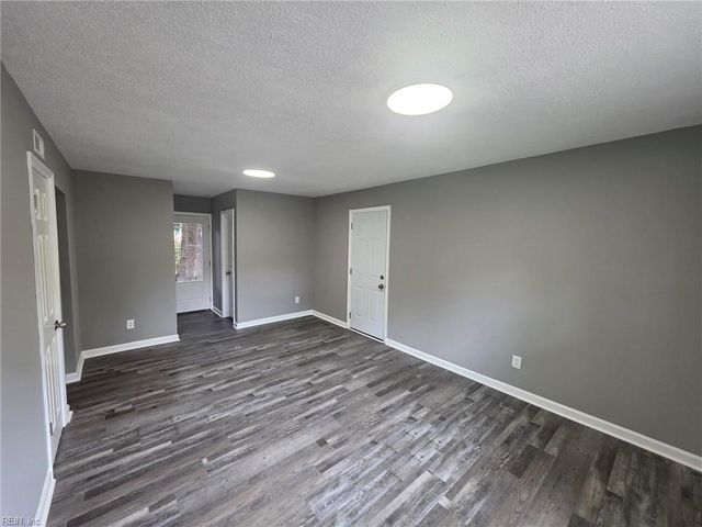 720 Fox Run RD, Virginia Beach, VA 23452