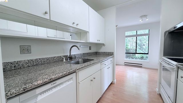 8 Admiral Dr. A232, Emeryville, CA 94608