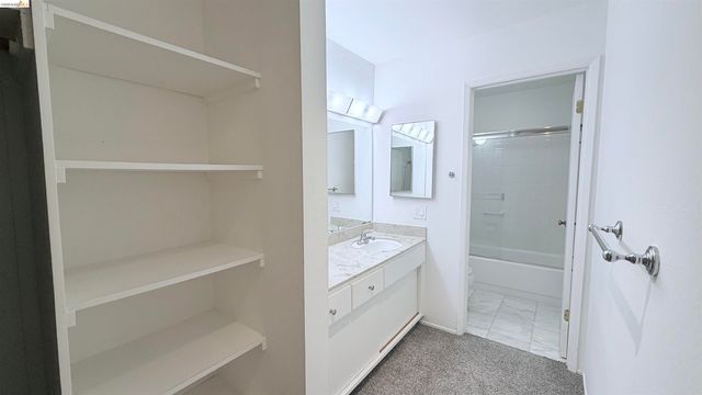 8 Admiral Dr. A232, Emeryville, CA 94608