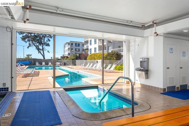 8 Admiral Dr. A232, Emeryville, CA 94608