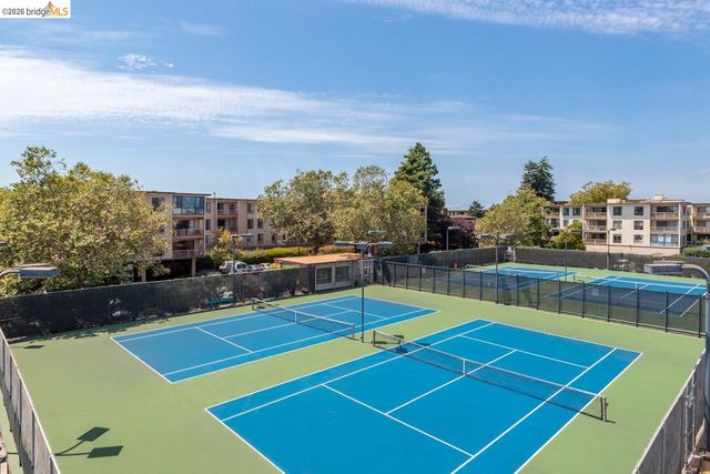 8 Admiral Dr. A232, Emeryville, CA 94608