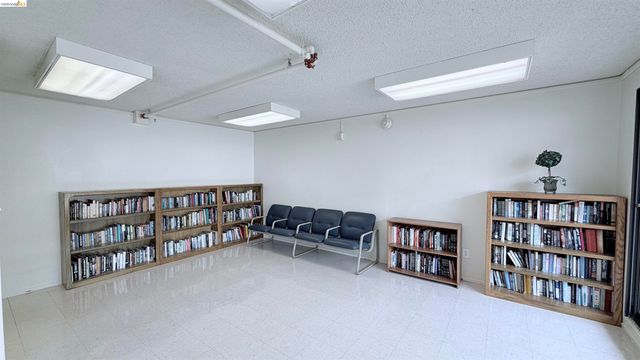 8 Admiral Dr. A232, Emeryville, CA 94608