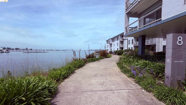 8 Admiral Dr. A232, Emeryville, CA 94608