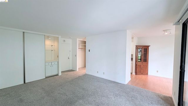 8 Admiral Dr. A232, Emeryville, CA 94608