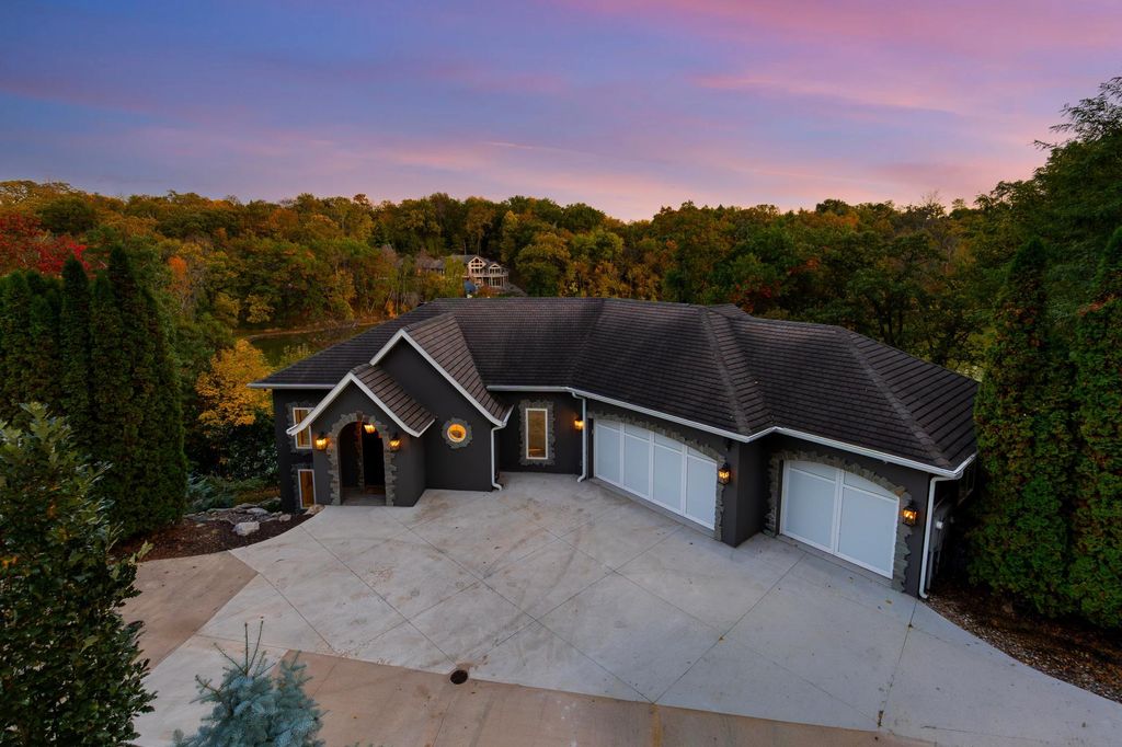 5966 Blackberry Trail E, Inver Grove Heights, MN 55076 — exterior