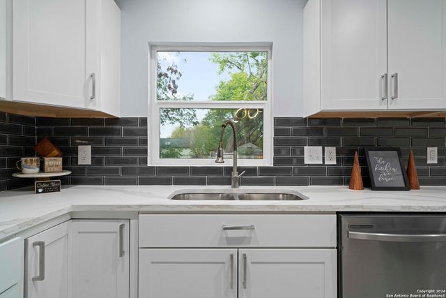 333 HAGGIN ST, San Antonio, TX 78210