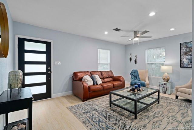 333 HAGGIN ST, San Antonio, TX 78210