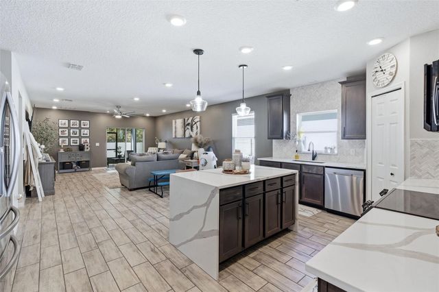 262 E FIESTA KEY LOOP, Deland, FL 32720