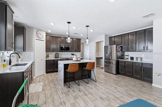 262 E FIESTA KEY LOOP, Deland, FL 32720