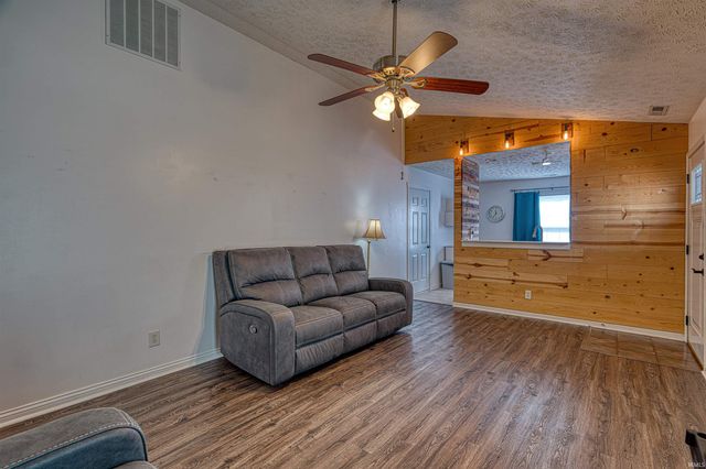 4232 Halford Drive, Evansville, IN 47715