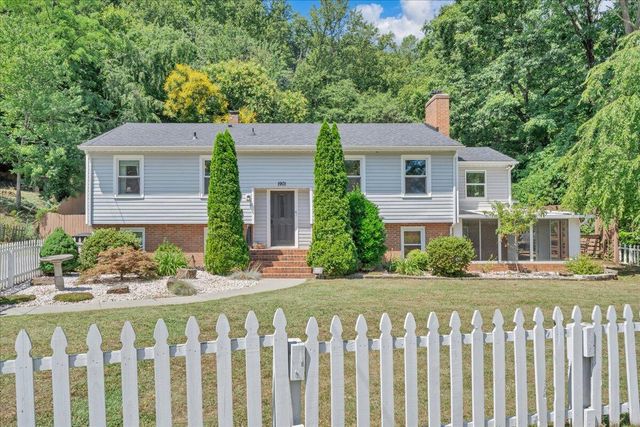 1901 Brookfield DR, Roanoke, VA 24018