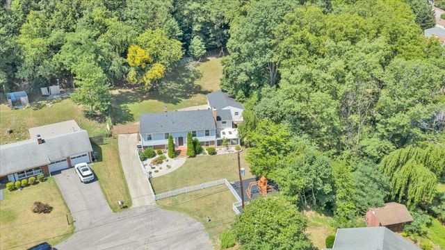 1901 Brookfield DR, Roanoke, VA 24018