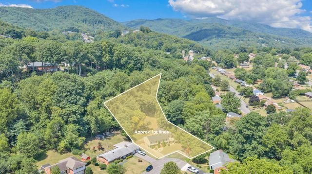 1901 Brookfield DR, Roanoke, VA 24018