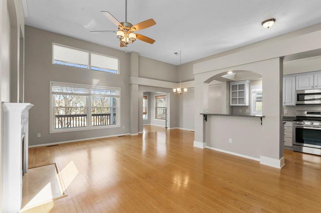 10247 Country Club Curve, Woodbury, MN 55129