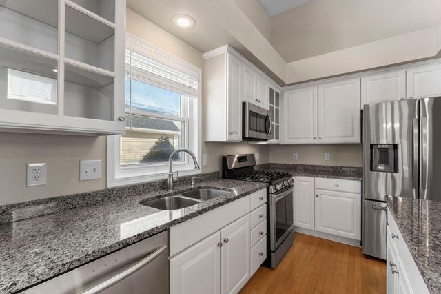 10247 Country Club Curve, Woodbury, MN 55129