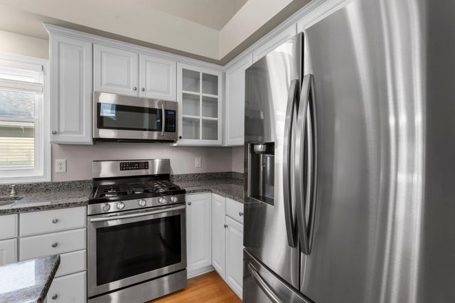 10247 Country Club Curve, Woodbury, MN 55129