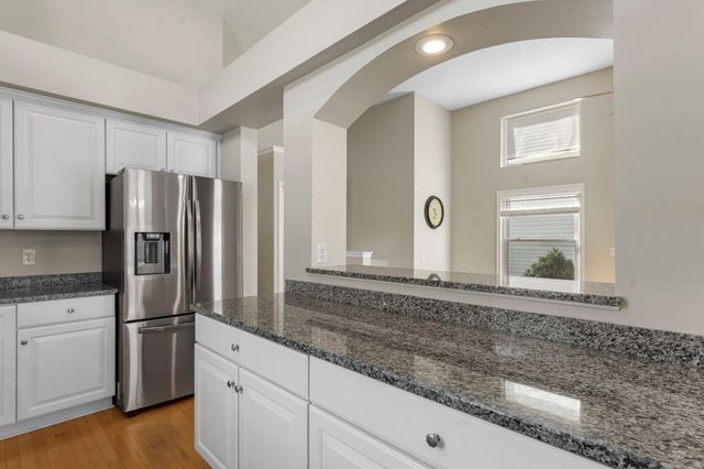 10247 Country Club Curve, Woodbury, MN 55129