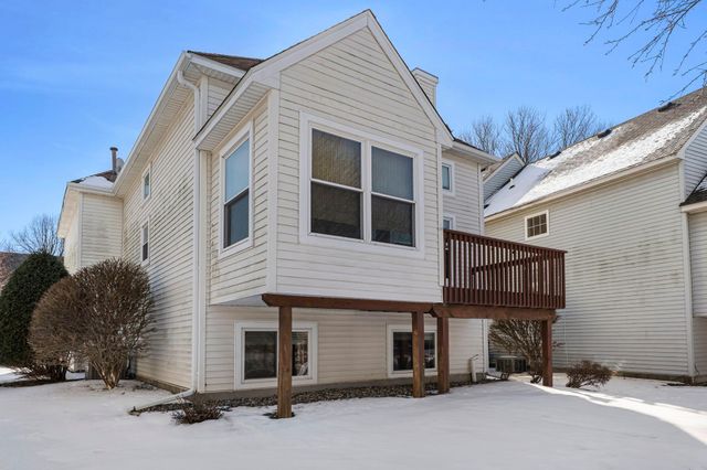 10247 Country Club Curve, Woodbury, MN 55129