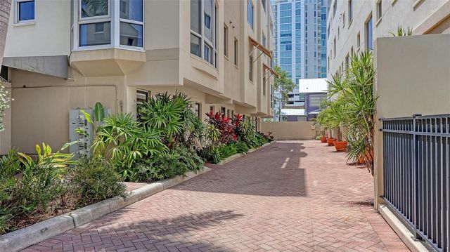 235 COCOANUT AVENUE 128E, Sarasota, FL 34236
