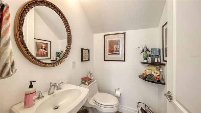 235 COCOANUT AVENUE 128E, Sarasota, FL 34236