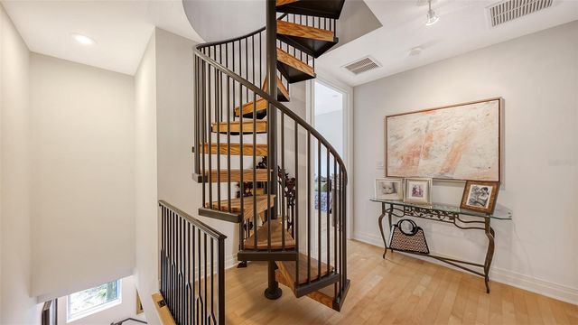 235 COCOANUT AVENUE 128E, Sarasota, FL 34236