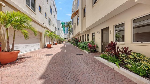 235 COCOANUT AVENUE 128E, Sarasota, FL 34236