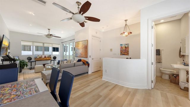 235 COCOANUT AVENUE 128E, Sarasota, FL 34236
