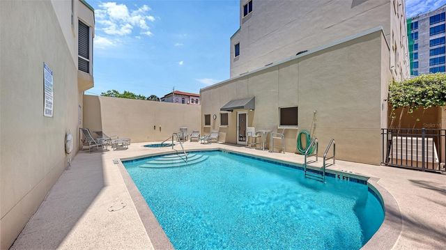 235 COCOANUT AVENUE 128E, Sarasota, FL 34236
