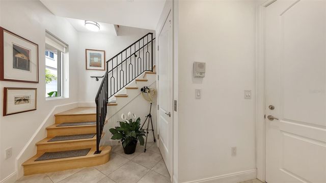 235 COCOANUT AVENUE 128E, Sarasota, FL 34236