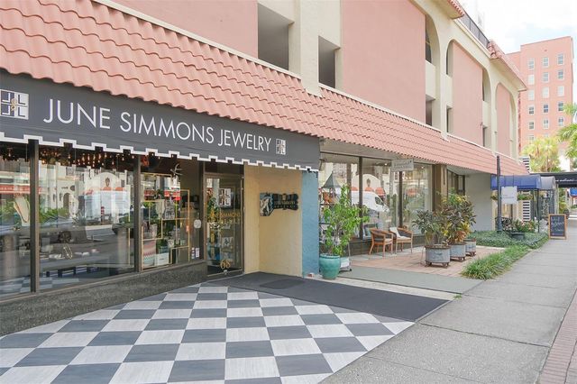 235 COCOANUT AVENUE 128E, Sarasota, FL 34236