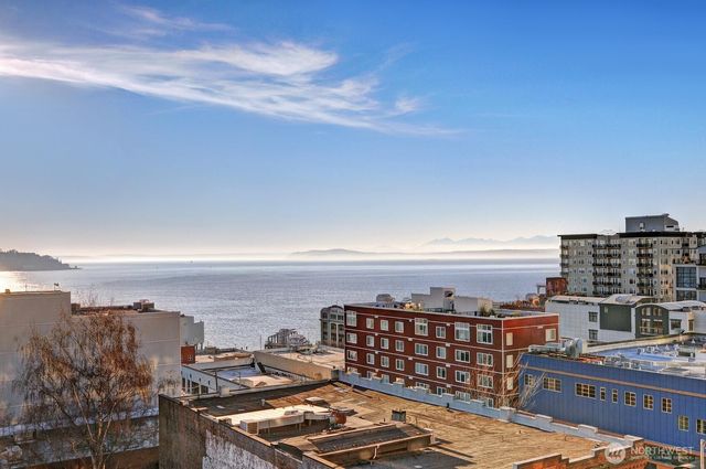 2414 1st Avenue #321, Seattle, WA 98121