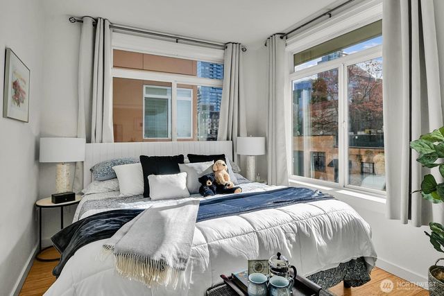 2414 1st Avenue #321, Seattle, WA 98121