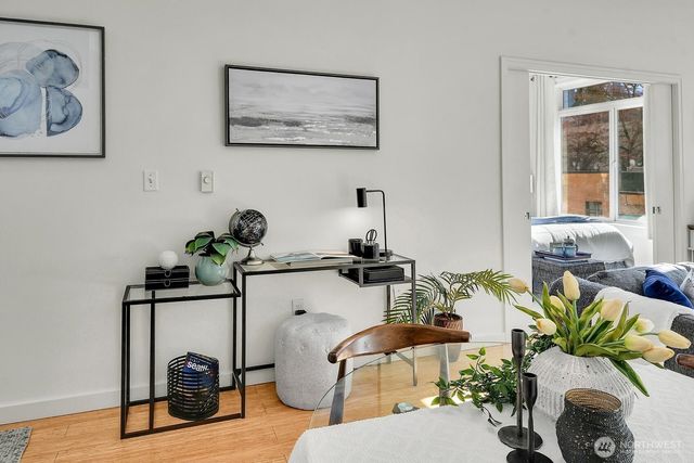 2414 1st Avenue #321, Seattle, WA 98121