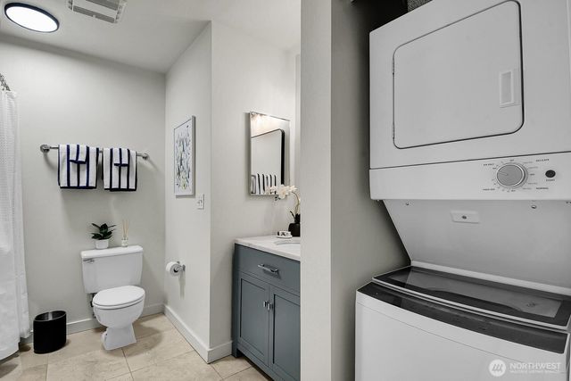 2414 1st Avenue #321, Seattle, WA 98121