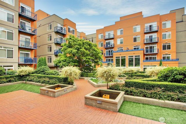 2414 1st Avenue #321, Seattle, WA 98121